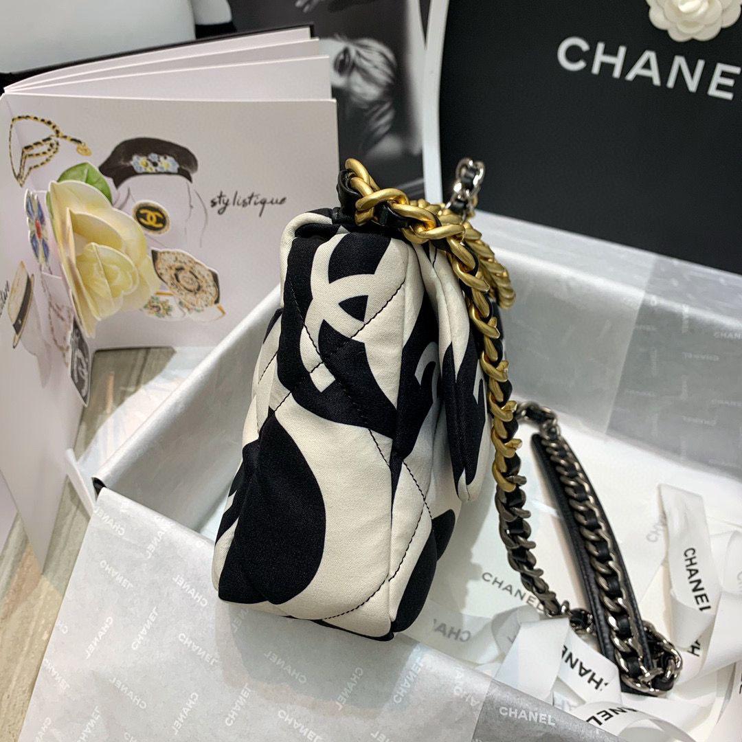 Chanel 19 Flap Bag medium black ecru